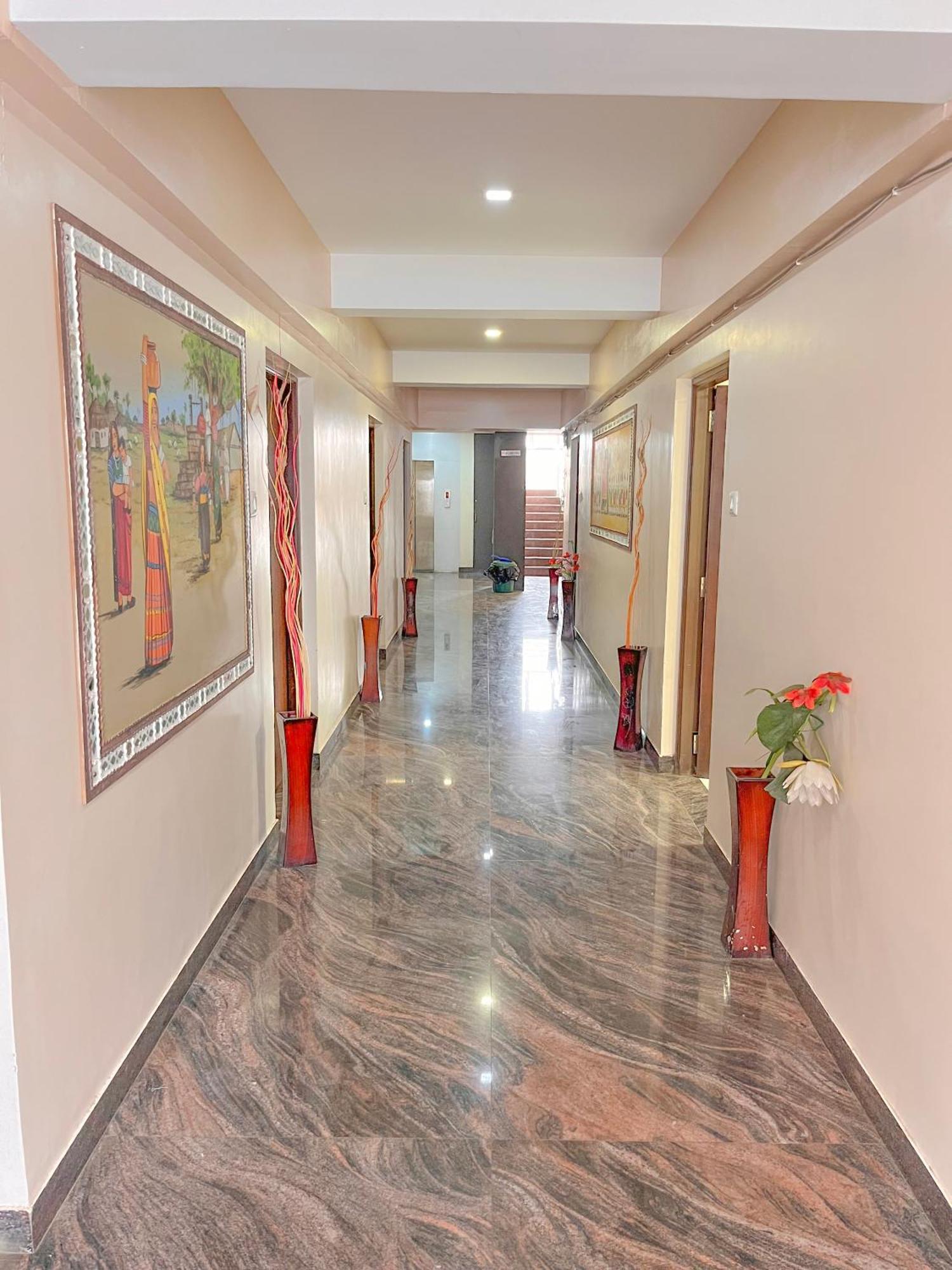 Stayguru Park View Residency Bhuj Exterior photo